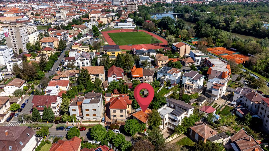 REPOZITIONARE PRET!!! Proprietate rară în zona de lux a Aradului - Poză 1