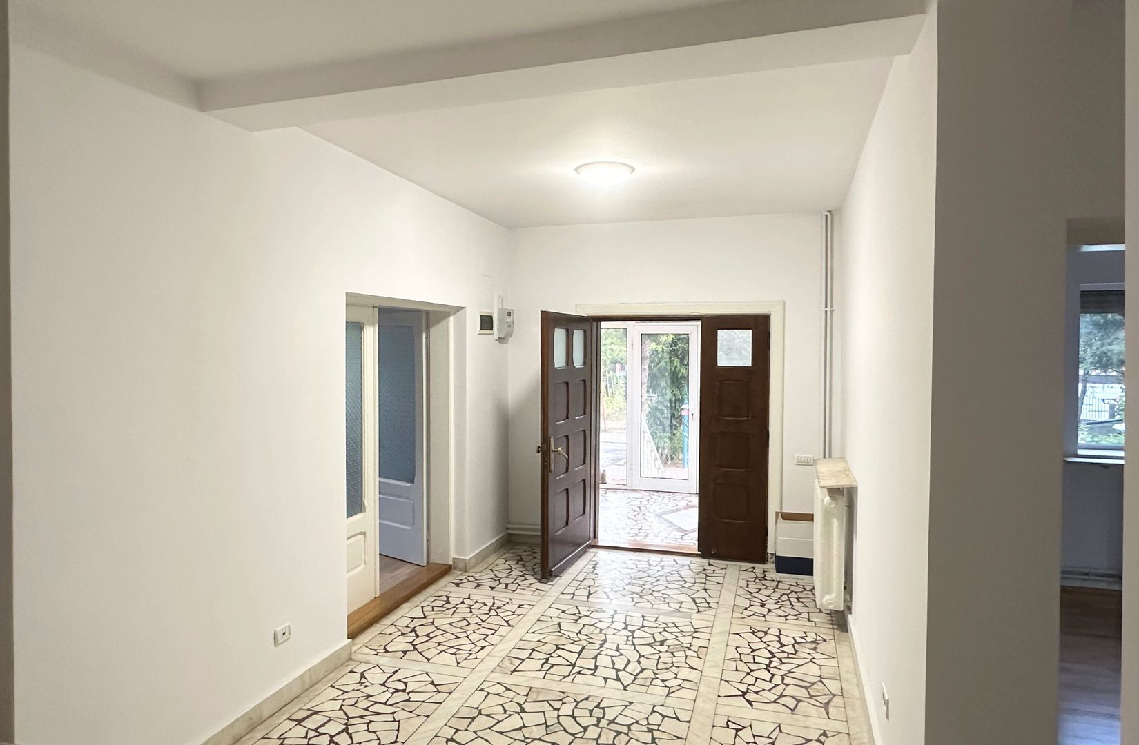 Oferim spre închiriere o proprietate de excepție zona Sisesti - Poză 24