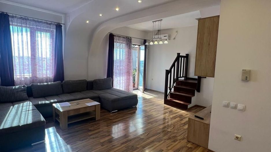 Apartament cu 3 camere  Nufarul - Poză 1