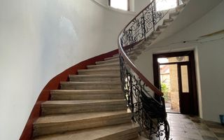 EXCLUSIVITATE. Apartament interbelic. Confort și eleganță. UMF - Poză 2