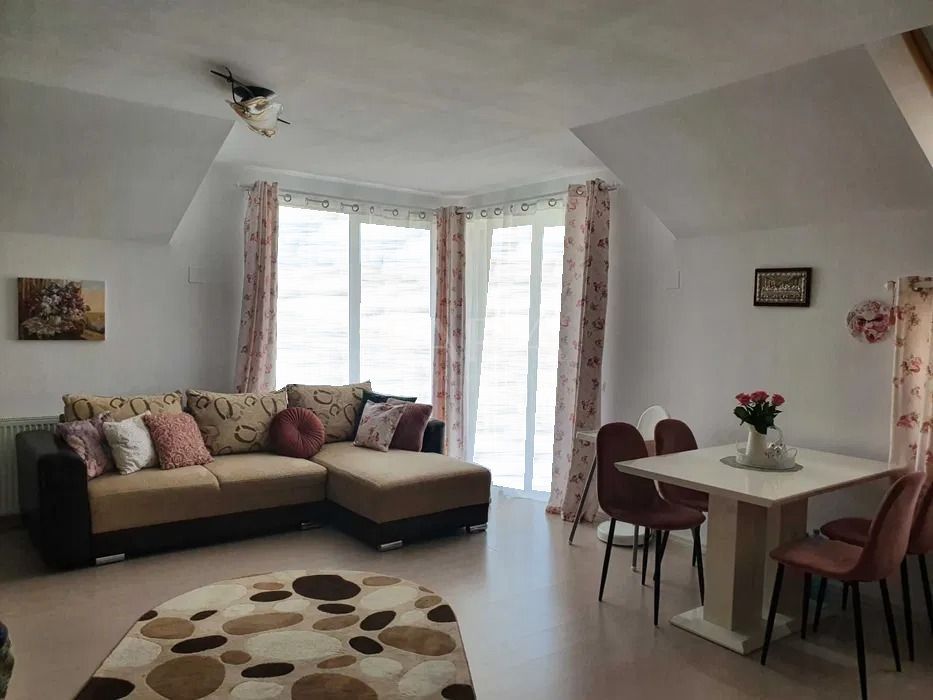 Apartament de vanzare, cu 2 camere, in Floresti, zona Florilor. - Poză 3