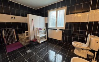 Casa de inchiriat in Onesti | Curte, Foisor, toate utilitatile - Poză 7