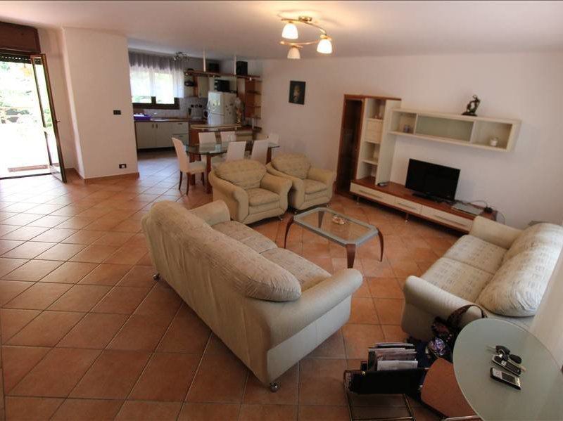 Vila P+1 deosebita, complet mobilata si dotata, cheltuieli de intretinere mici - Poză 1