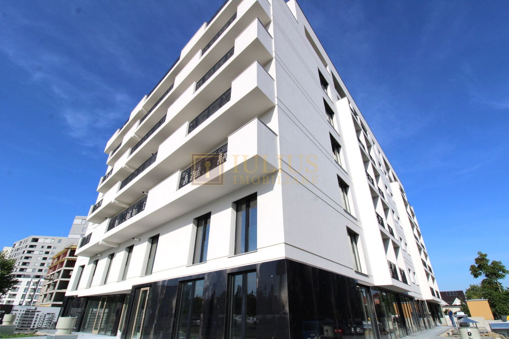 Mobilat deosebit, parcare subterana; Circumvalatiuni - Poză 23