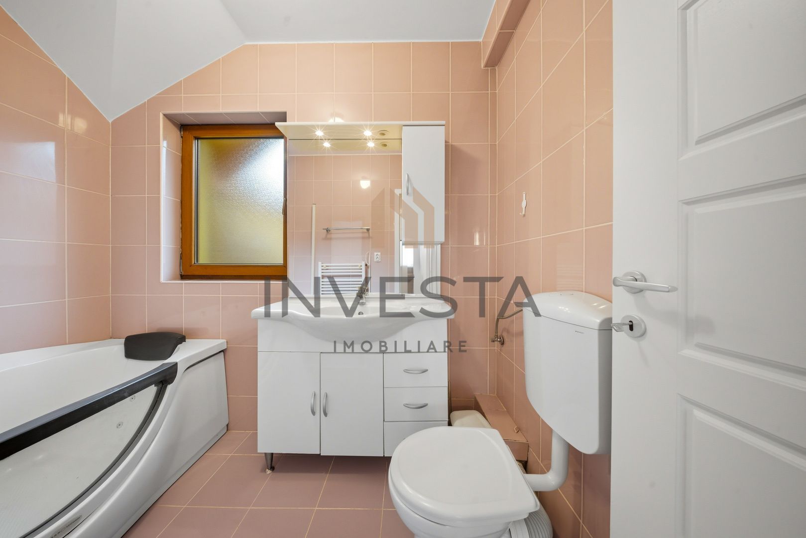 Apartament 3 camere cu gradina proprie si parcare, Grand Hotel Italia - Poză 11