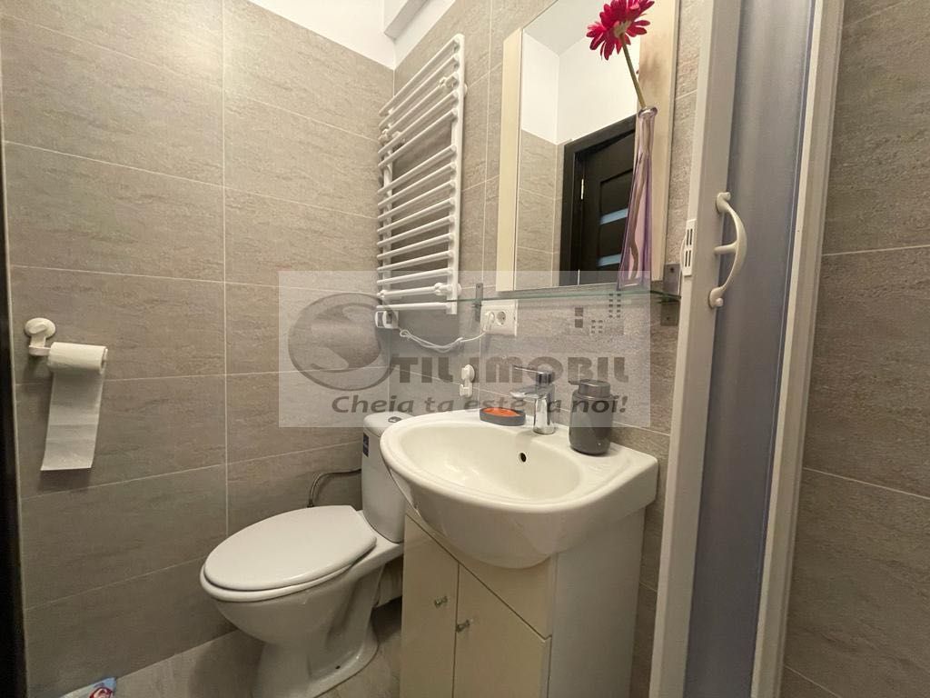 Apartament 3 camere Sadoveanu Copou 180 000 euro - Poză 8