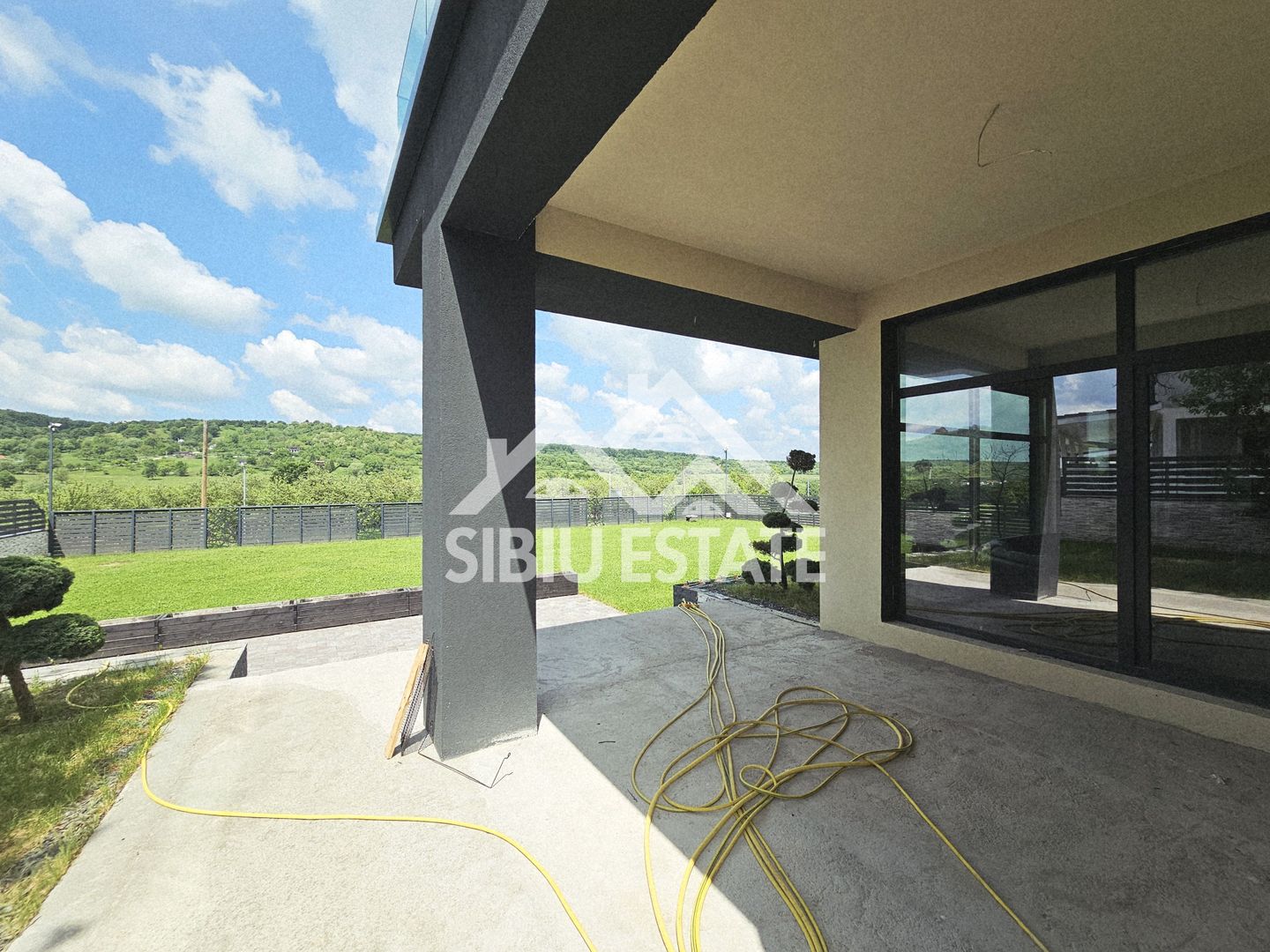 Casa noua cu piscina si terase panoramice, garaj - Poză 25