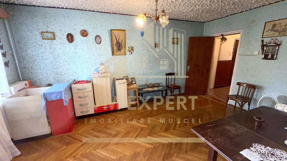 APARTAMENT 3 CAMERE ETAJ 4 CAMPULUNG - Poză 5