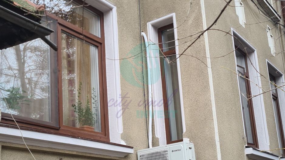 Apartament in vila cu gradina - Poză 1