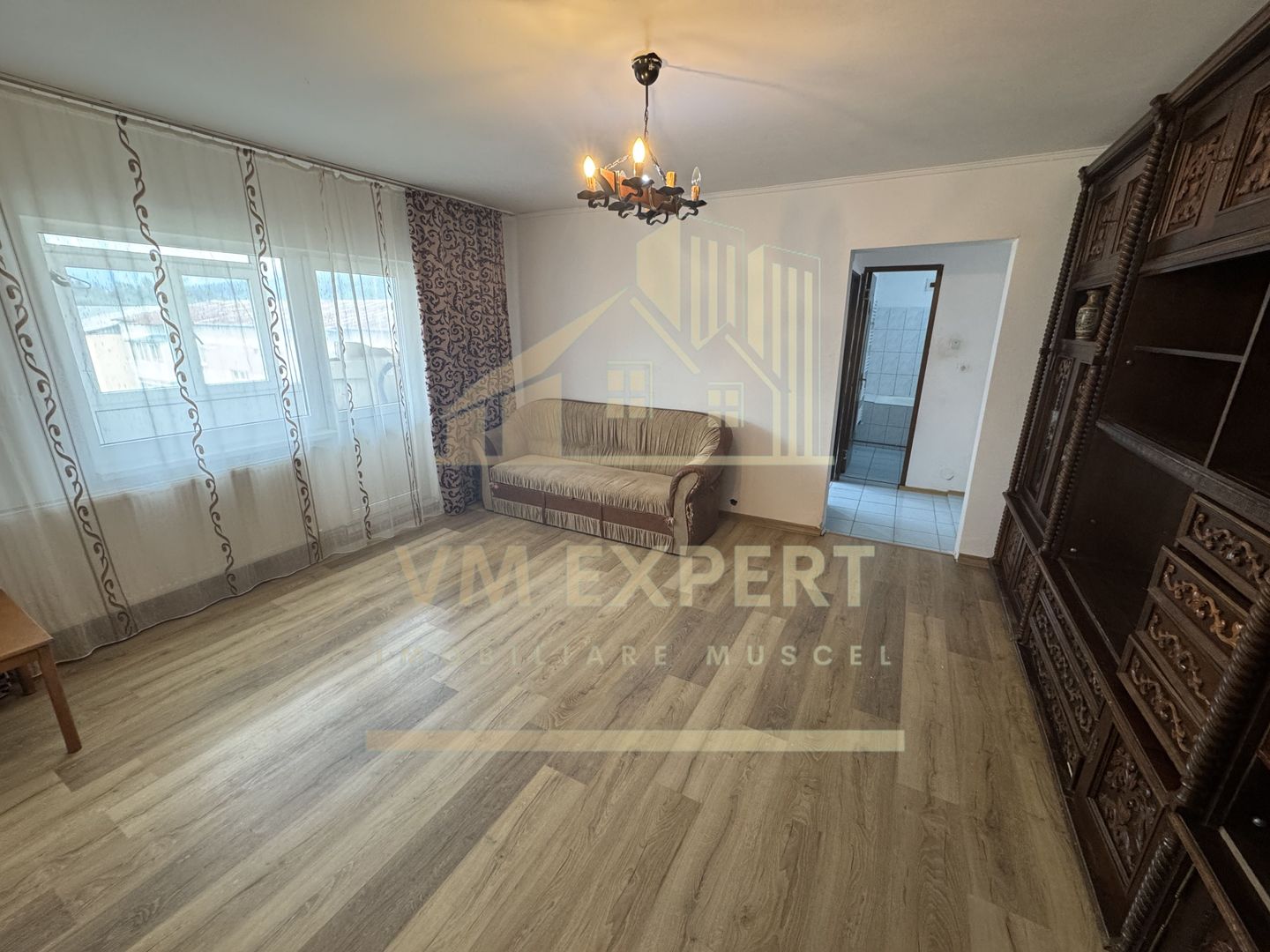 APARTAMENT 2 CAMERE ETAJ 4 VISOI - Poză 5