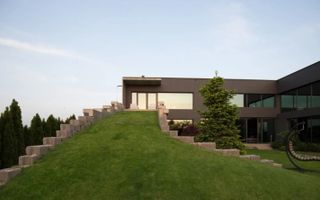 Proprietate unica de vanzare cu 3 corpuri de clădire - Poză 3