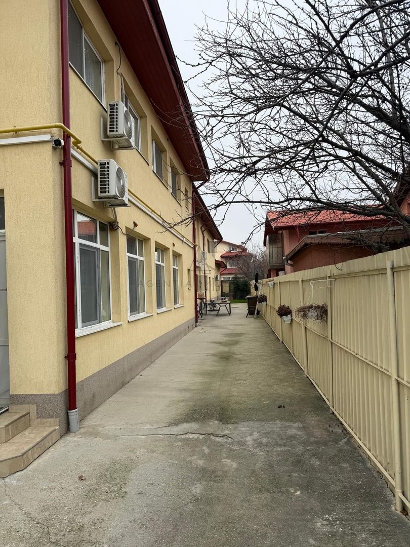 Vila Azil  14 Camere - Poză 3