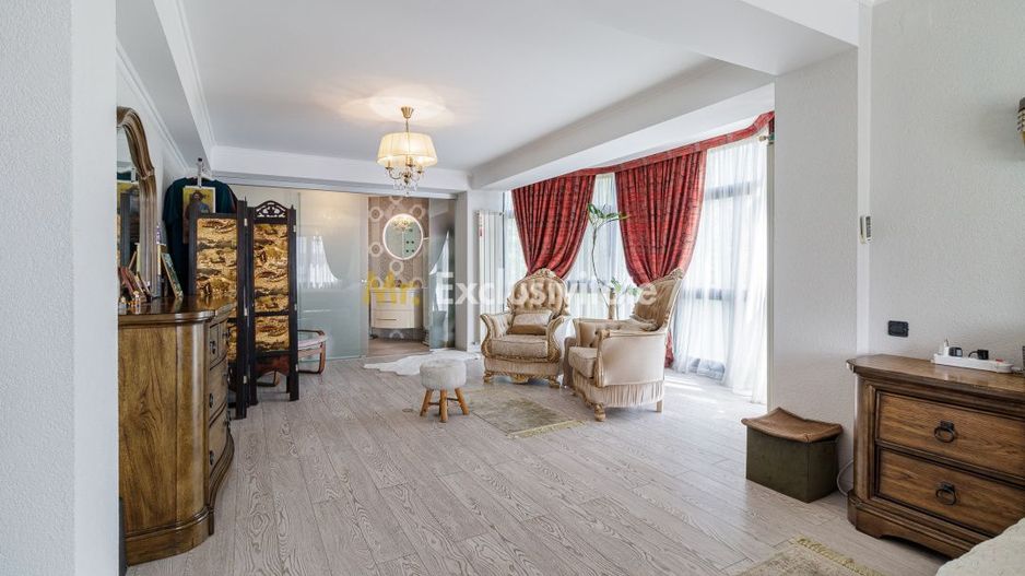 Vila impresionata 550mp util, 300mp teren - Poză 17