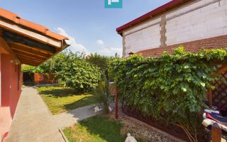 Casă cu 7 camere și 2 băi in Grădiște - Poză 26