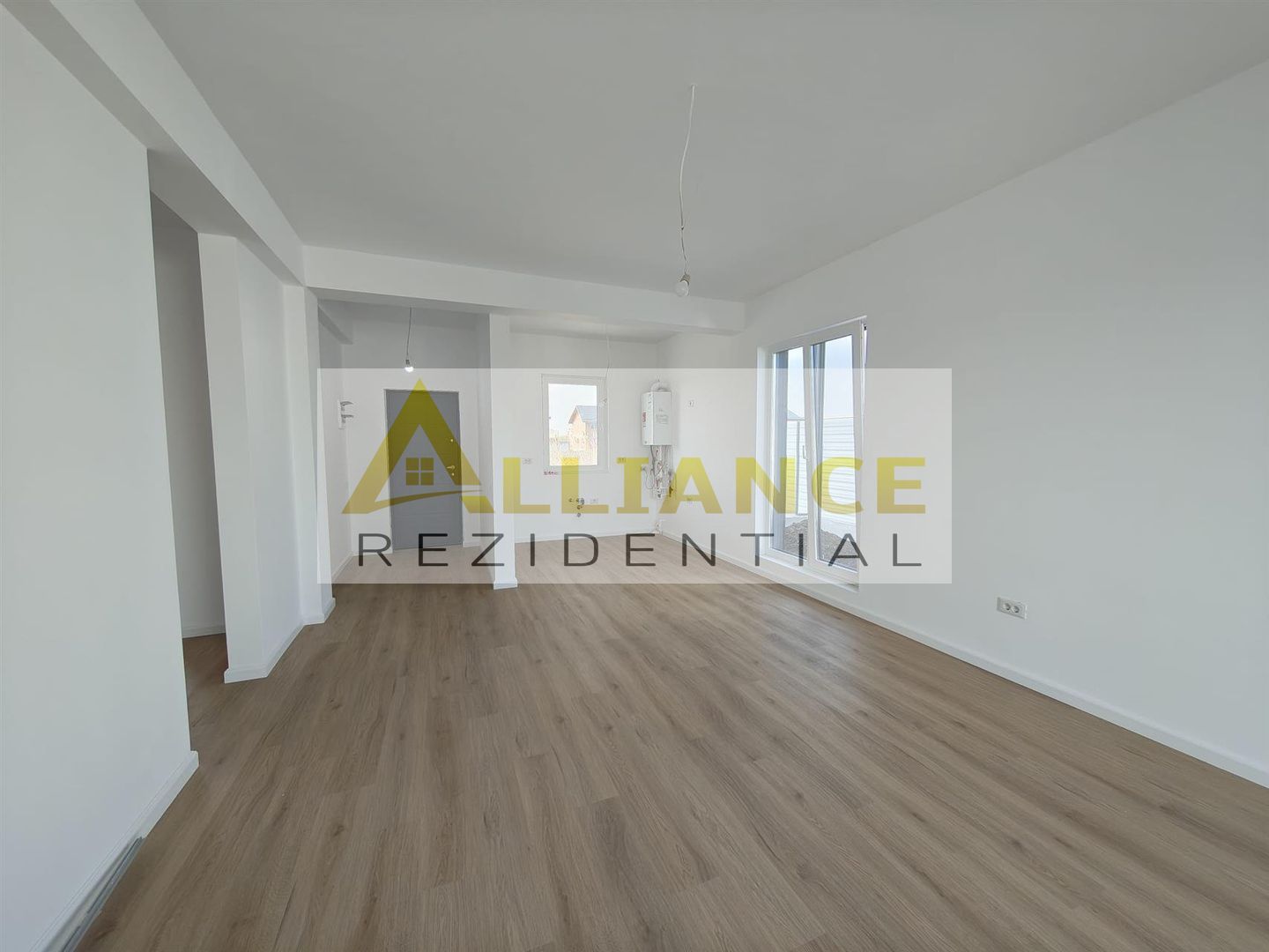 CASA PE PARTER CU 4 CAMERE DE VANZARE - COMUNA BERCENI - Poză 9