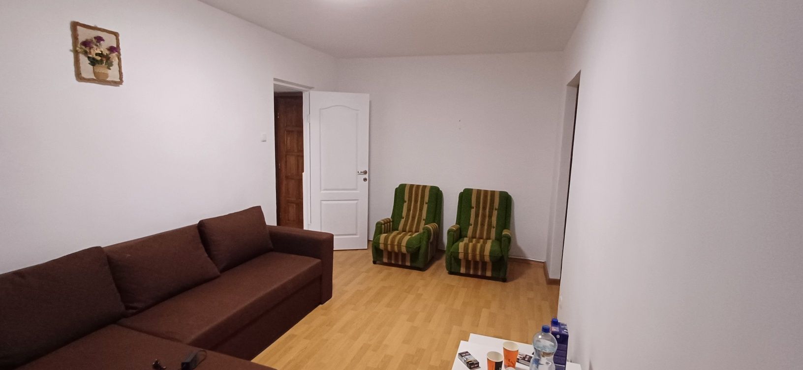 BRASADAS vinde ap 2 cam la etajul 3/4 în Carpați. - Poză 1