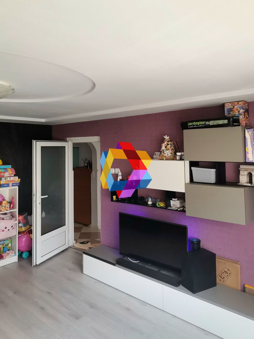 Apartament cu trei camere, zona Racadau 74 mp - parcul Trandafirilor - Poză 4