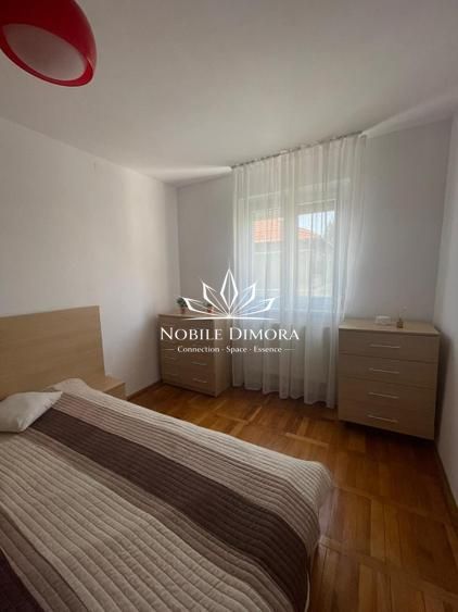 Apartament spatios cu 3 camere - langa Facultatea de medicina - Poză 5