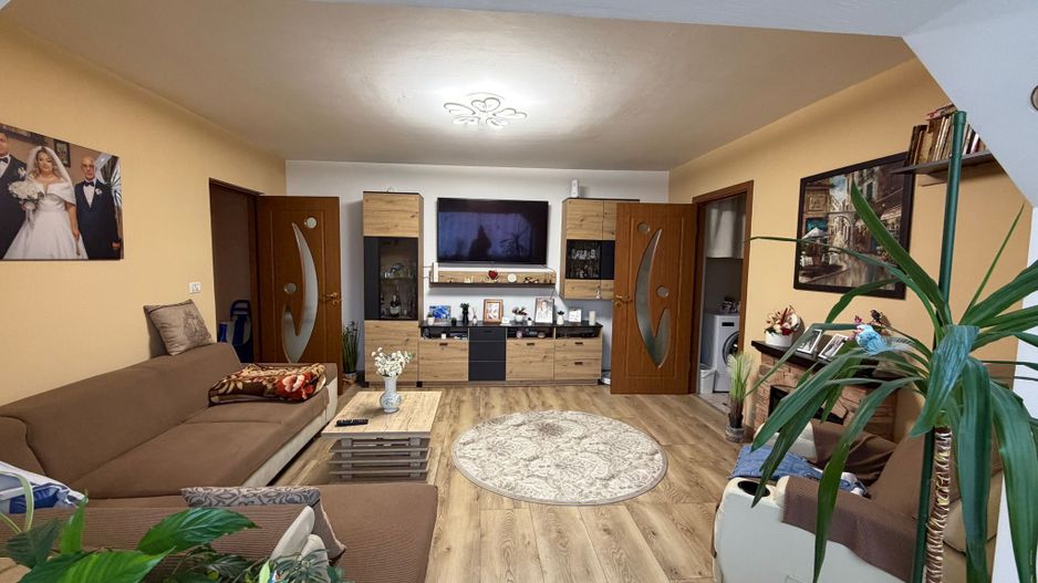 Calea Buziasului | 3 Camere | Etaj 1 | Centrala proprie | - Poză 2