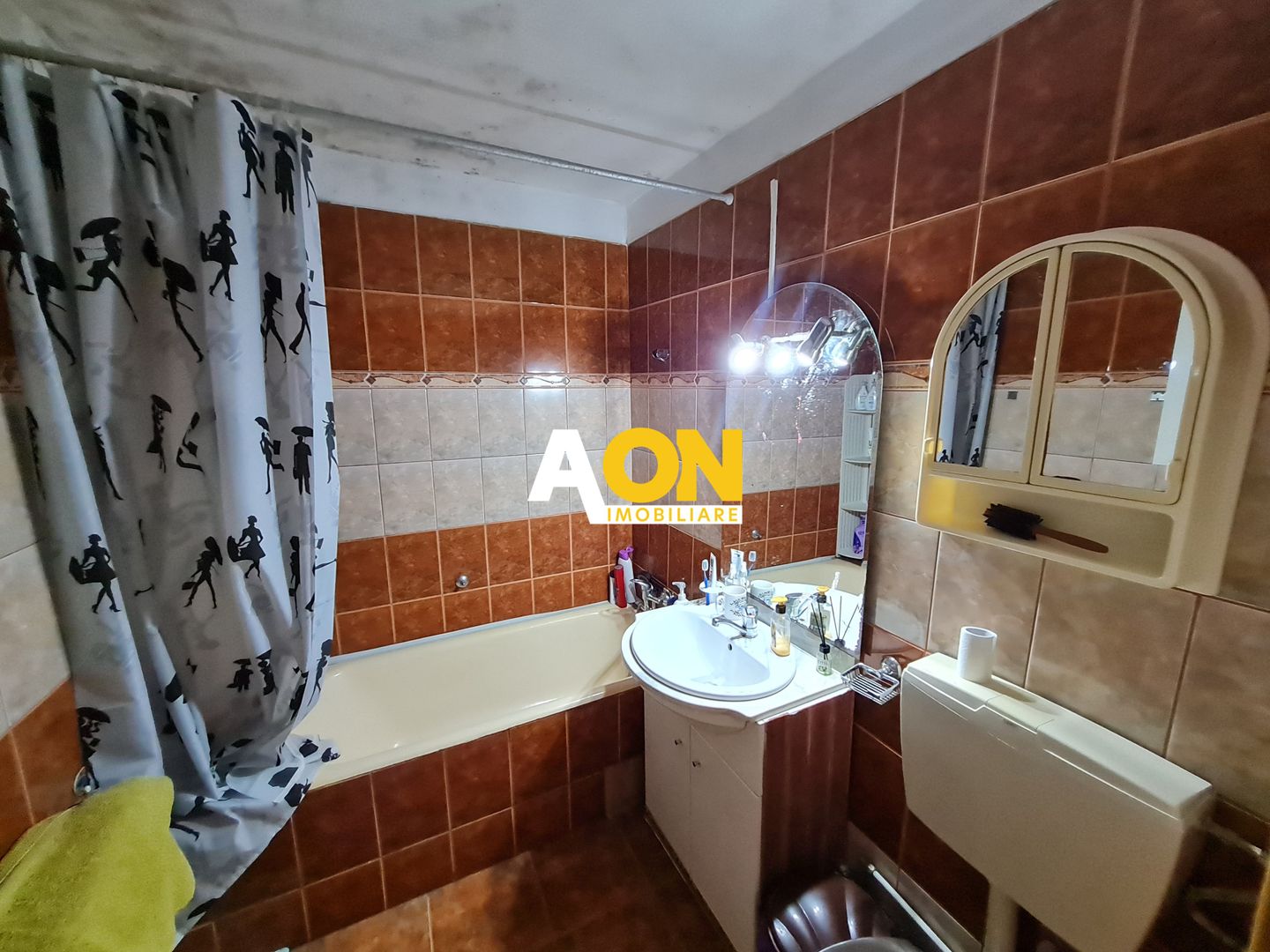 Apartament 3 camere, Decomandat, 69 mp, Zona Cetate - Poză 11