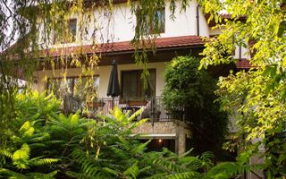 Casa cu teren 2000 m si front 35 ml in Buna Ziua, zona Grand Hotel It. - Poză 1