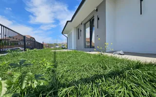 Casa pe parter, cu priveliste panoramica partial finisata - Poză 12