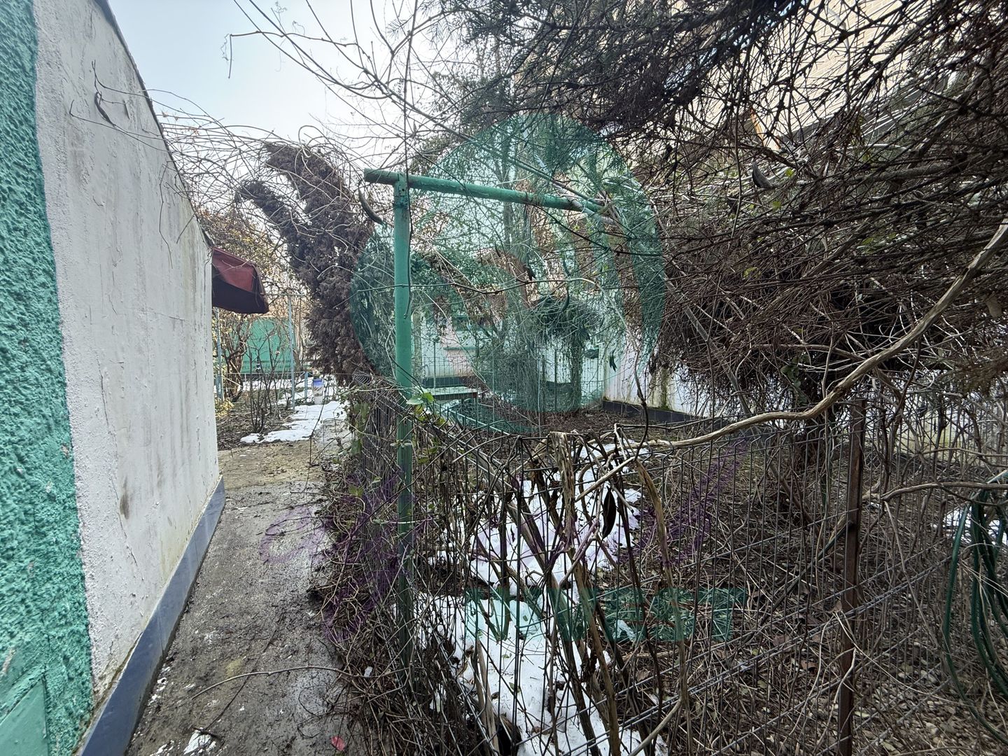 "Casa bunicii" pe un lot de teren de 307 mp - Poză 5