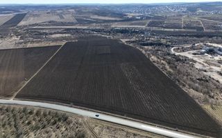 Teren agricol 190 ari, amplasat la traseul Ialoveni Băcioi - Poză 3