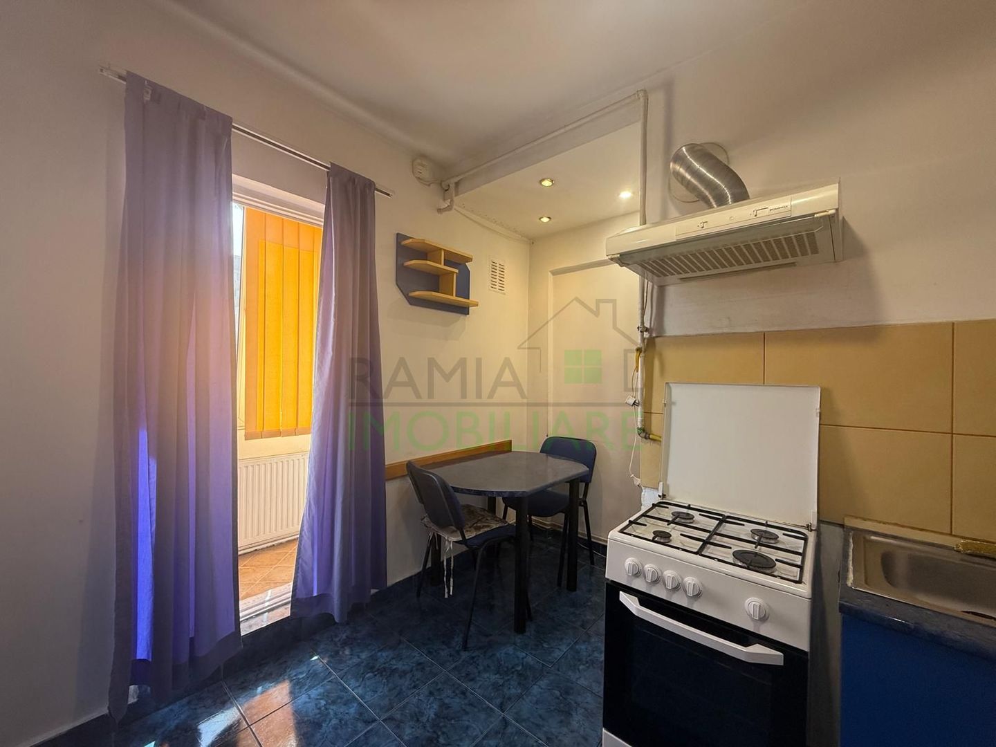 Apartament 3 camere decomandat cu 2 băi în Calea București - Poză 5