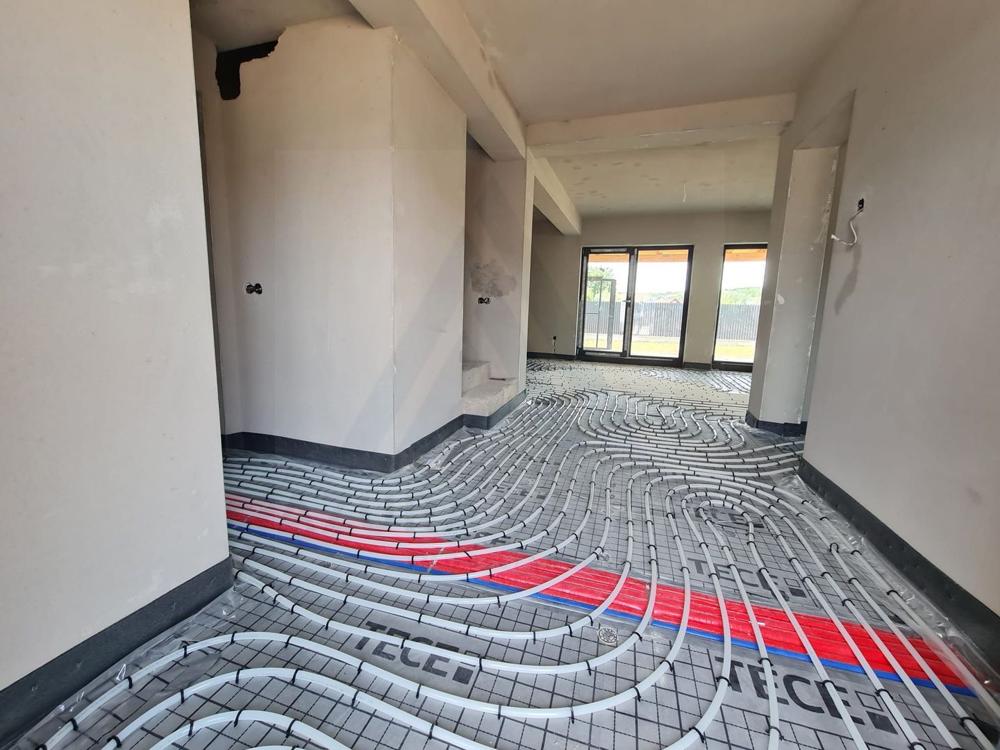 Casa 4 camere 2 bai terasa acoperita si teren 334 mp in Sura Mare - Poză 7