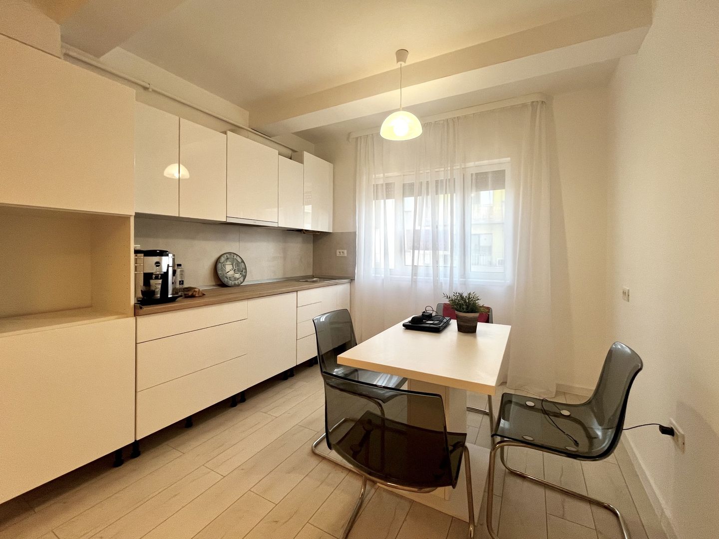 Apartament 3 camere, prima închiriere, intrare  Dumbrăvița - Kaufland - Poză 2