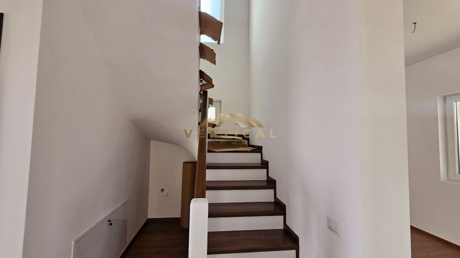 Vila 4 camere | 3 bai | comuna Berceni - Poză 3
