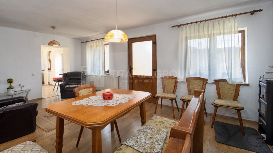 Casa de vanzare cu 5 camere, Feldiora, comision 0 - Poză 2