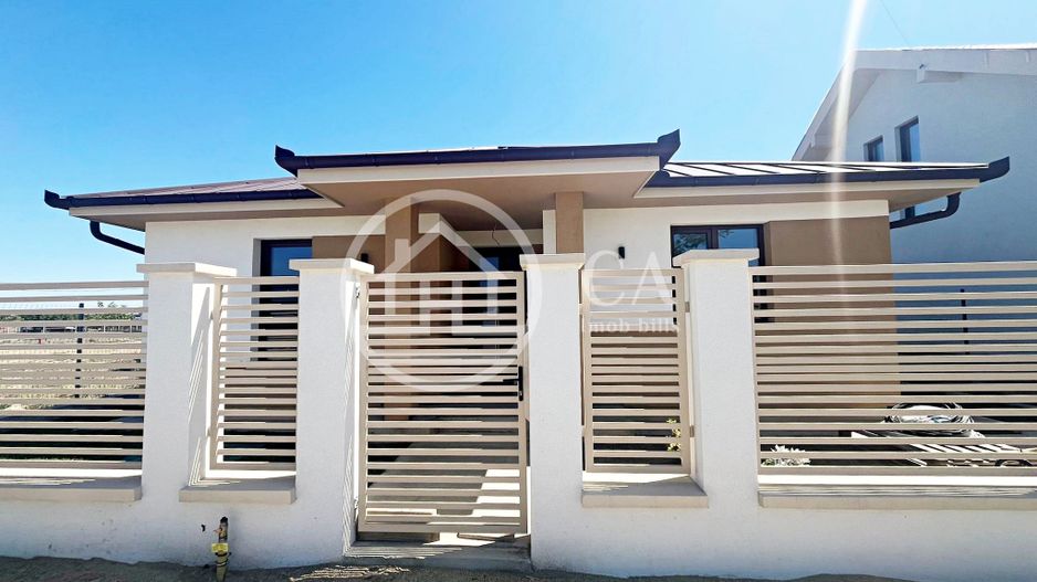 Casă de vânzare cu 3 camere in Cihei, Bihor - Poză 1