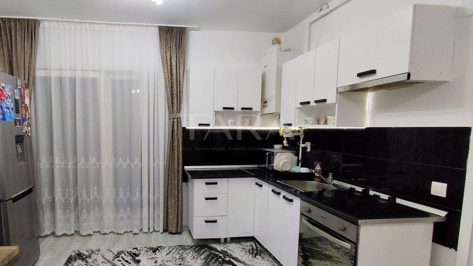 Apartament cu 2 camere de vânzare,  parcare inclusă. - Poză 2