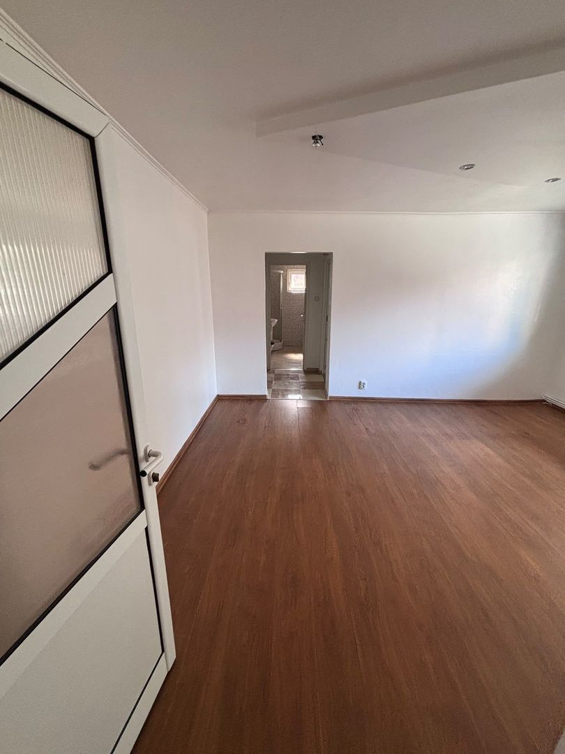 Apartament de vanzare zona cetate - Poză 1