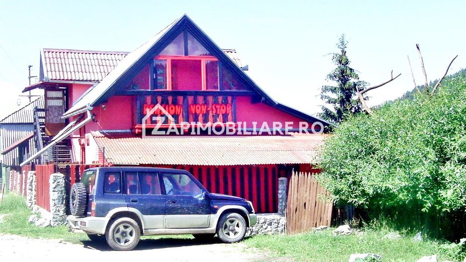 Pensiune functionabila intre Gheorgheni-Lacu Rosu - Poză 1