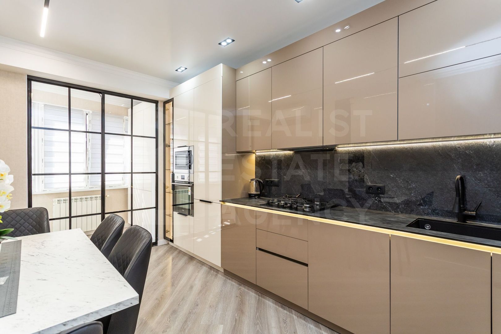 Vânzare, apartament, 2 camere str. Mihail Sadoveanu, Ciocana - Poză 1