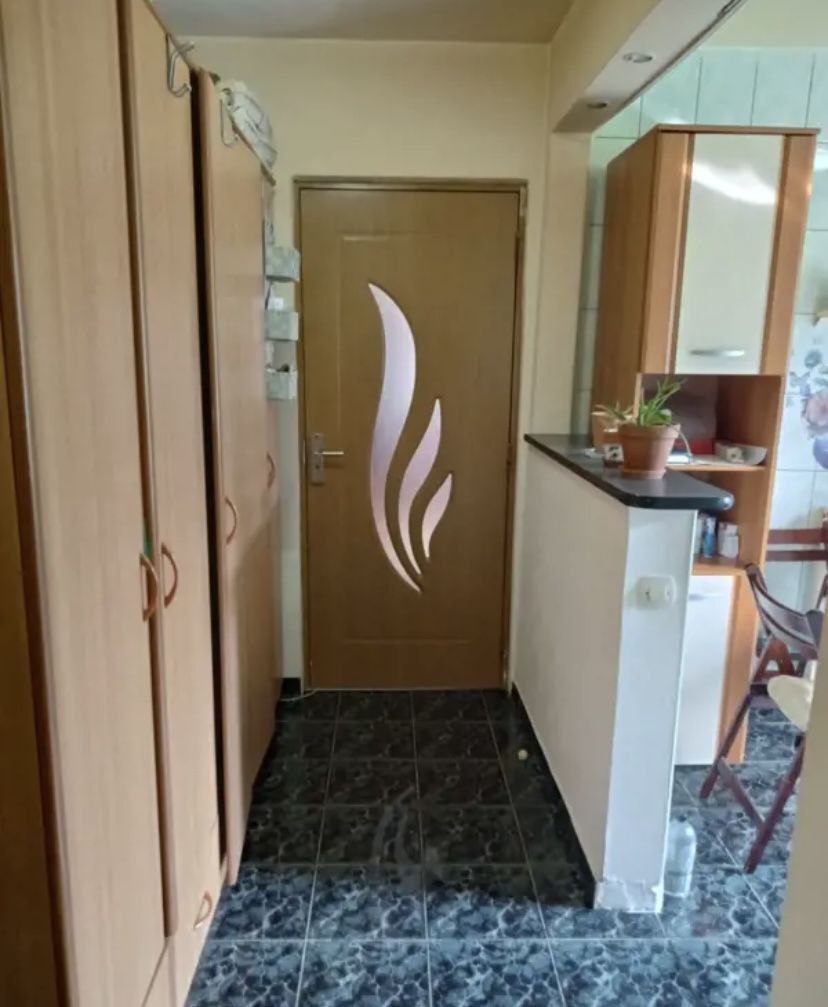 Apartament cu trei camere, Piata Sudului, 125.000€ negociabil - Poză 2