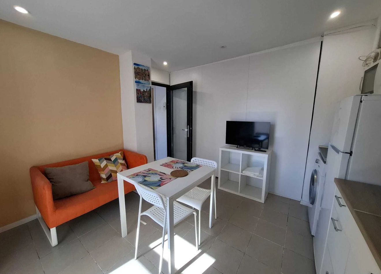 STUDIO OBOR - DORMITOR SEPARAT, PET-FRIENDLY, METROU 3 MINUTE, MODERN - Poză 3