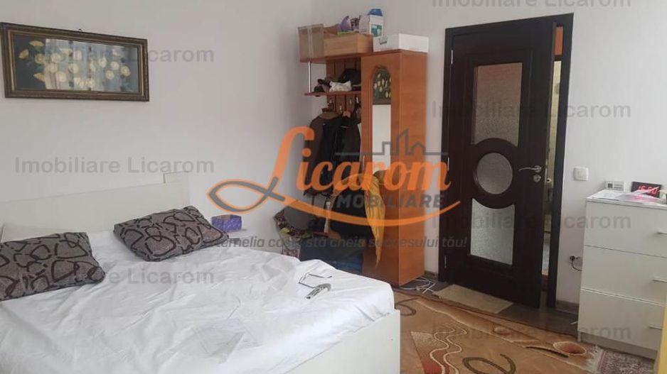 Corp de casa Blumana, zona str Lunga,curte,pod,beci. - Poză 1