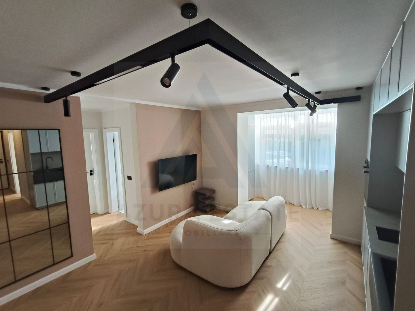 Apartament lux 3 camere prima inchiriere curte proprie zona Hipodrom 2 - Poză 13