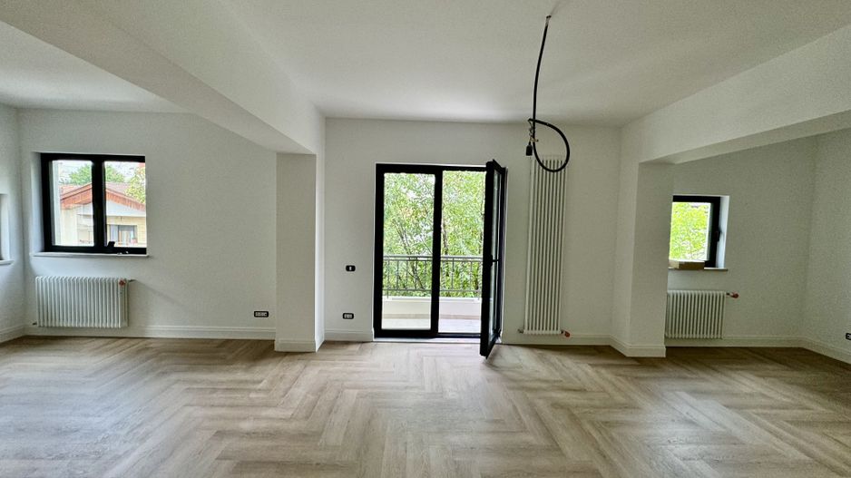 Primaverii vila 650 mp stil arhitectonic neoromanesc - Poză 17