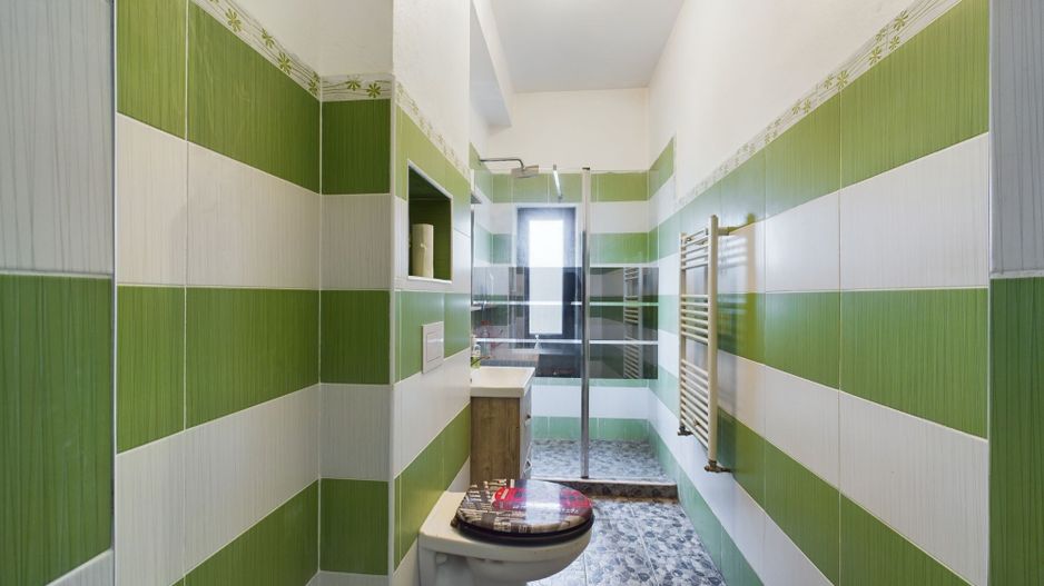 Proprietate multifuncțională într-o locație Centrală - Poză 8