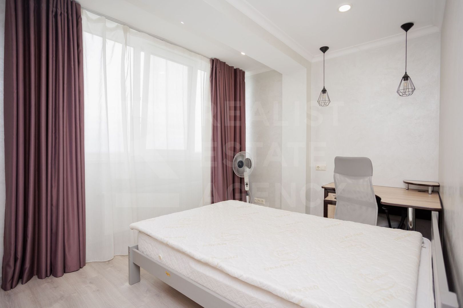 Spre vînzare apartament spațios, 2 dormitoare și living, sec. Botanica - Poză 18