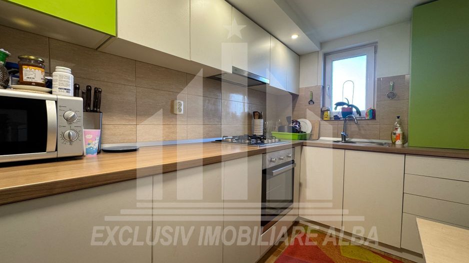 Apartament cu 3 camere de vanzare, Alba-Micesti - Poză 2