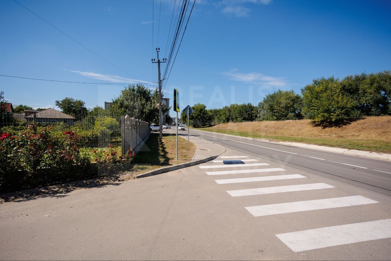 Vânzare, teren pentru construcții 16 ari, în centrul orașului Sîngera. - Poză 4