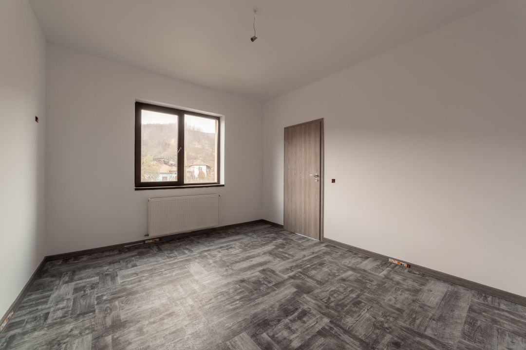 Casă spațioasă P+1+M – Izvorani, Ștefănești | Ideală pentru 2 familii! - Poză 4
