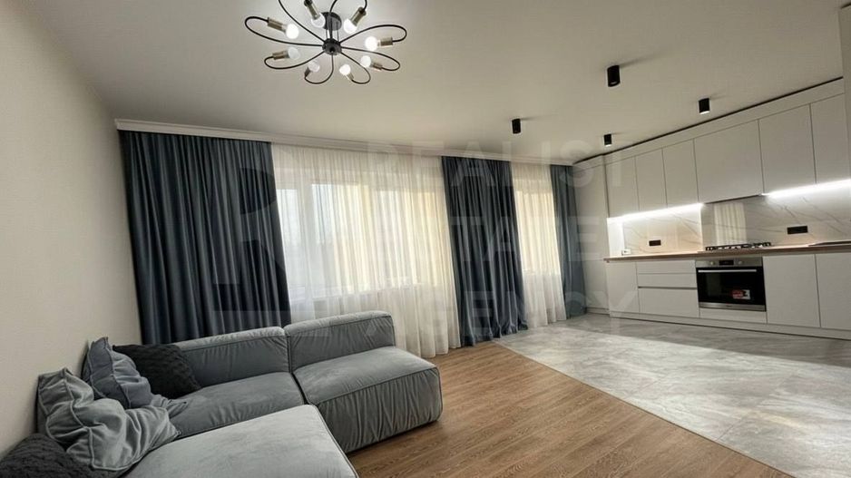 Vânzare, apartament cu 2 odăi și living,  bd. Alba Iulia, Buiucani. - Poză 1