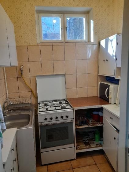 BRASADAS vinde casa cu etaj, 4 camere, central, acces cu masina. - Poză 8
